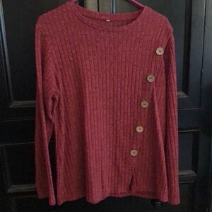 Women’s long sleeve top